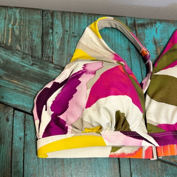 Thyme V-Neck Bikini Top with Adjustable Straps - Thyme Maternity Size Small NWT - Picture 7 of 10